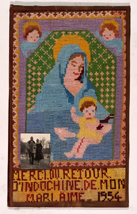 ex-voto, tableau de tapisserie : Vierge à l'Enfant et couple de donateur