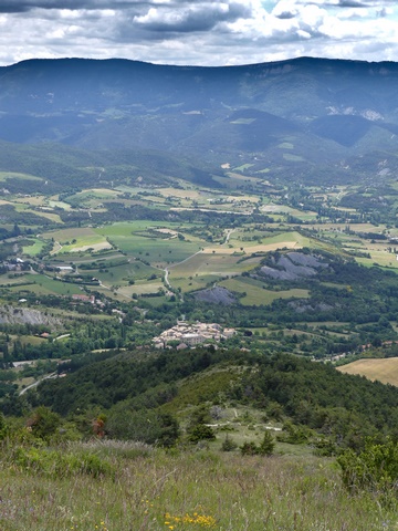Vue de situation prise du nord, depuis le sommet du Suquet.