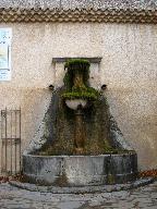 Fontaine dite fontaine du château