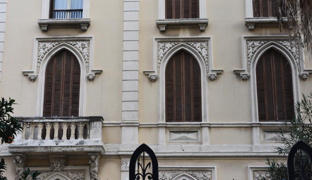 maison de villégiature (villa balnéaire) dite villa Degioanni, ayant abrité l'hôtel pension "Roubert" puis l'hôtel "Villa Kléber", actuellement immeuble