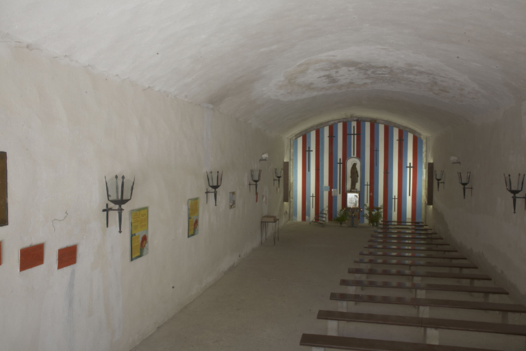 ouvrage fortifié dit retranchement du Pas de Leydet ; poudrière actuellement chapelle Notre Dame du Faron