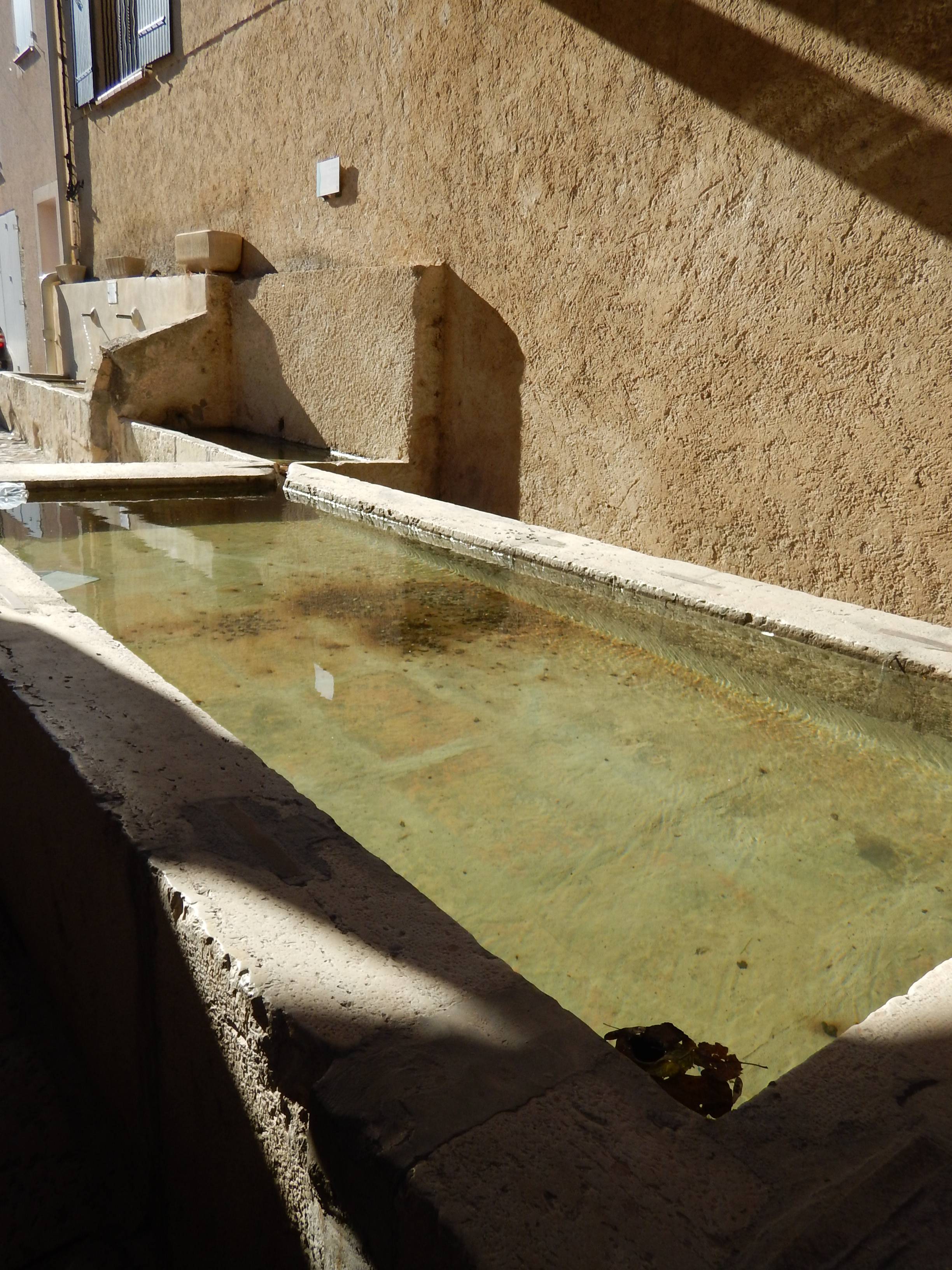 Fontaine et lavoir, dite fontaine lavoir du Thorond