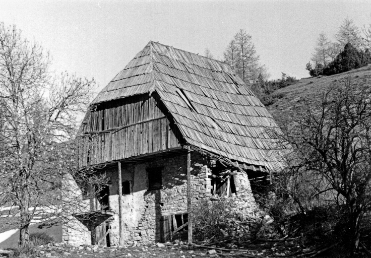 entrepôt agricole puis ferme