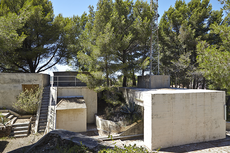 Merlon central de la batterie, vu du côté gauche, infrastructure du PDT de la D.C.A. 1942.