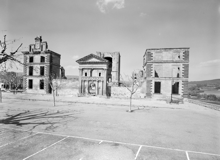 Façade sud, vue d'ensemble.