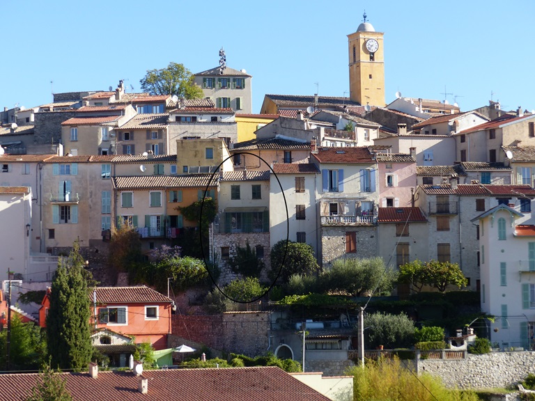 Vue de situation prise du sud. 