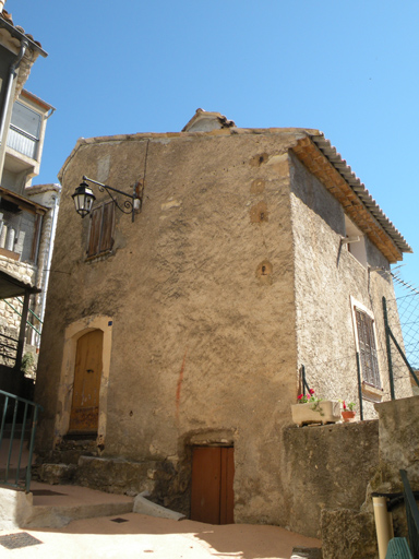 Village, façade latérale d'une maison, 1988 G 05