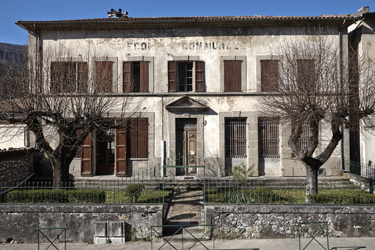 école primaire de garçons, actuellement mairie