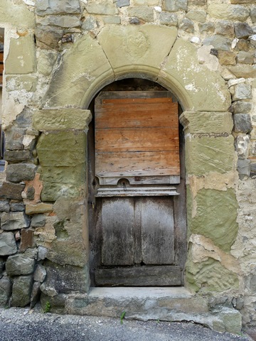 Elévation nord, premier niveau. Porte du logis.