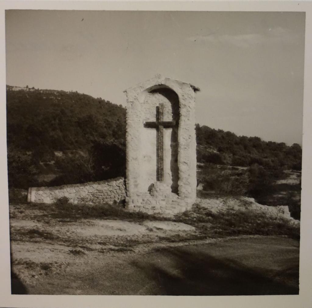Oratoires, croix monumentales et croix de chemin (La Roquebrussanne)