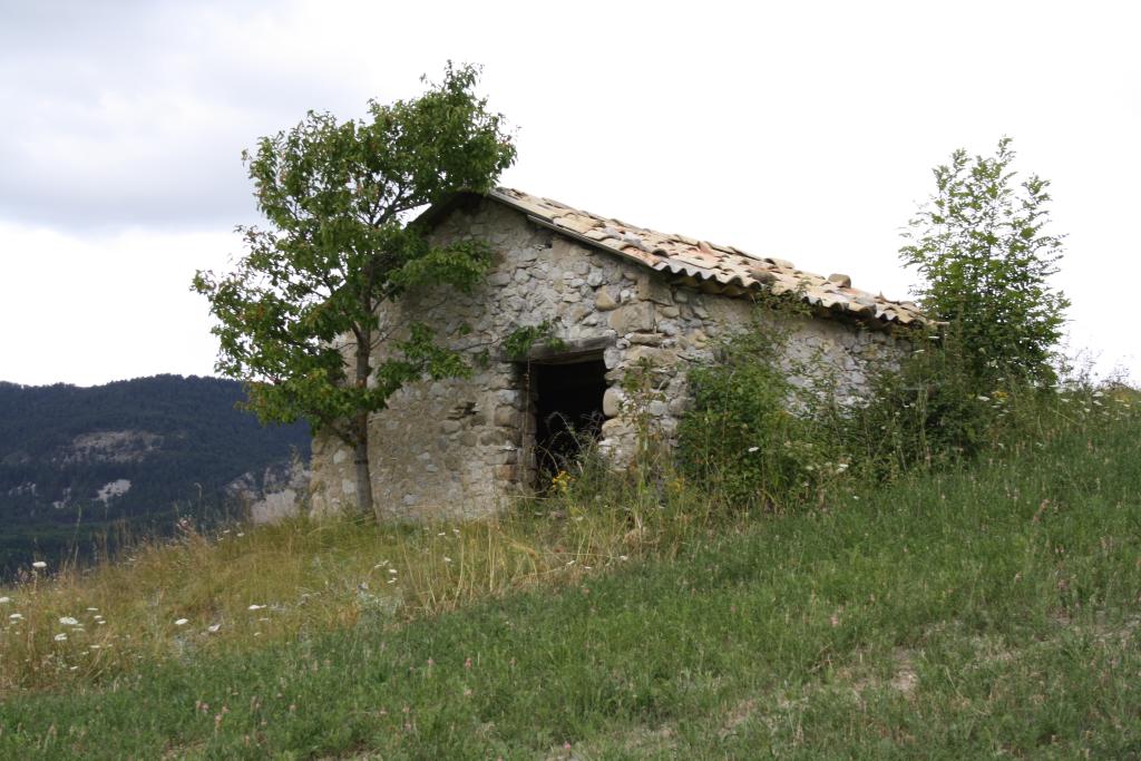 entrepôts agricoles ; bergeries ; cabanes pastorales ; ensembles pastoraux de Thorame-Basse