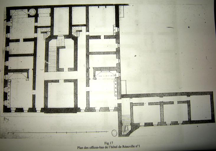 Hôtel de Réauville, puis de La Tour-d'Aigues, puis de Caumont, actuellement conservatoire de musique