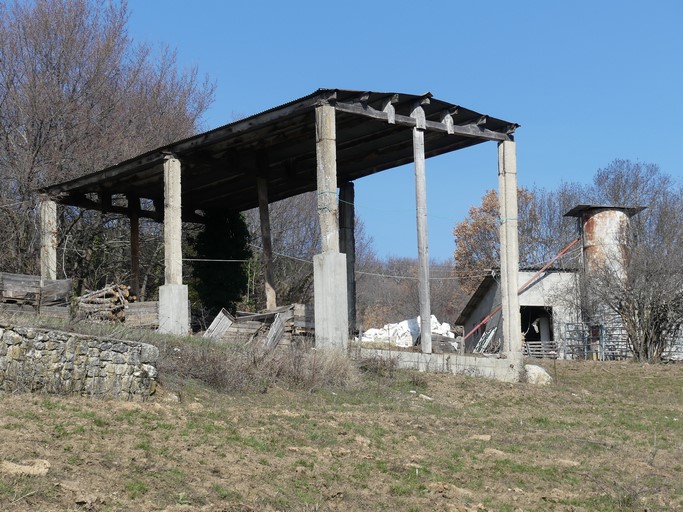 Hangar. Vue d'ensemble prise du sud-est.