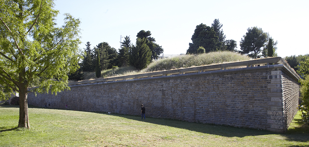 Revêtement à bossages du bastion K : face droite, angle de capitale et amorce de la face gauche.