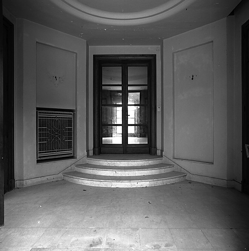 Rez-de-chaussée. Vestibule Aa. Vue prise vers le sud.