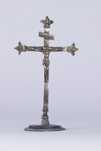 croix d'autel : Christ en croix