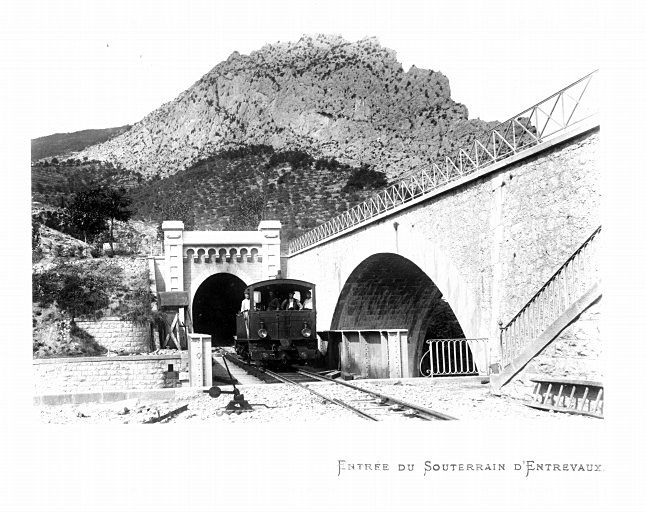premier tunnel ferroviaire d'Entrevaux