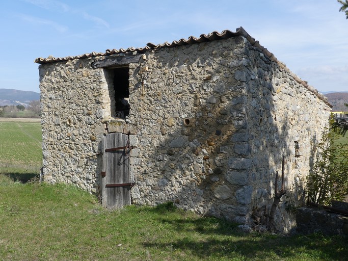 Dépendance agricole disjointe : étable-fenil. Ferme du Prieuré (Ribiers).