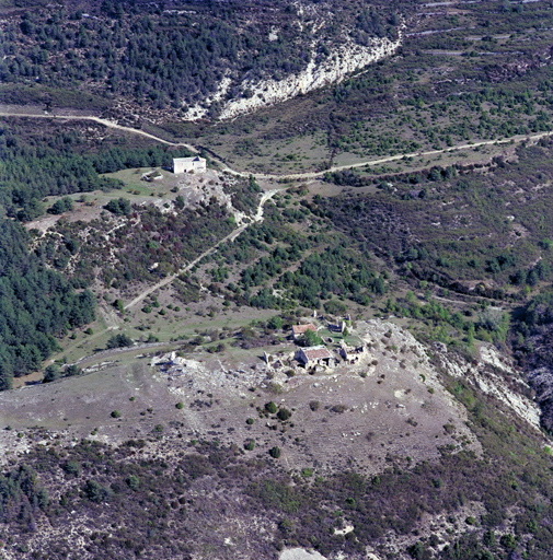 bourg castral de Peyroules