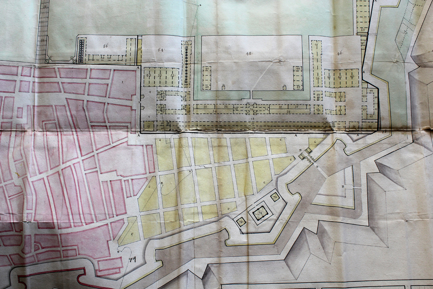 [Deuxième plan de masse du projet de l'arsenal de Toulon]. 1682