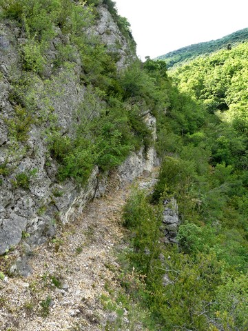 Ancien chemin muletier de Raton à Staton, quartier du Ravin de Michelonne