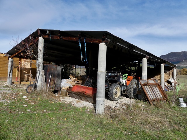Hangar d'une ferme, quartier de Lidane.