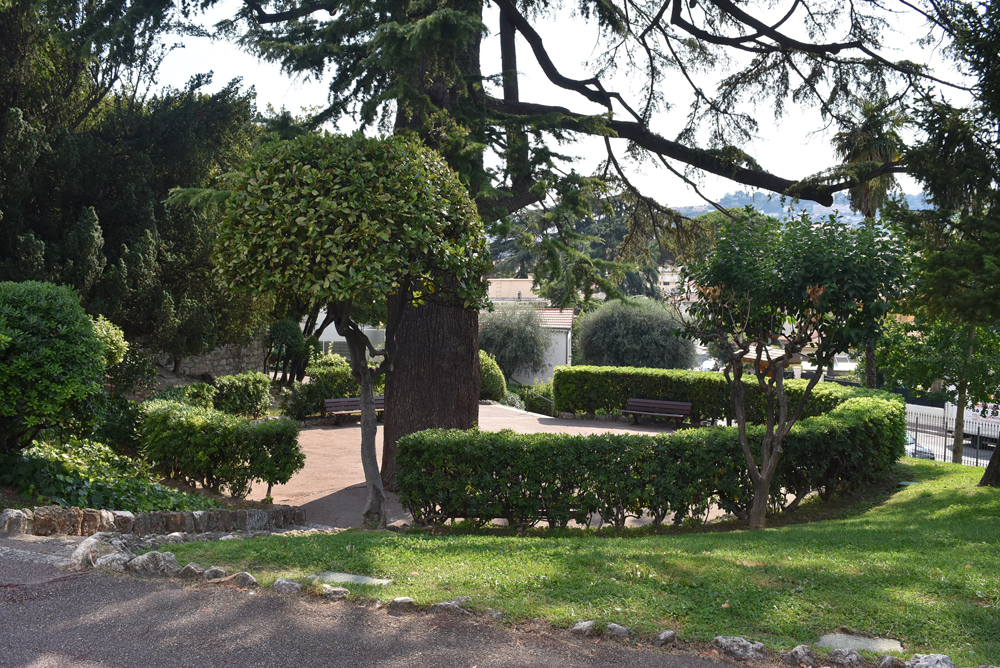 square Jean-Baptiste Carpeaux, ancien parc Chambrun