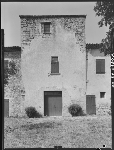 Logis, la tour, façade antérieure.