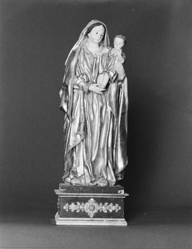 statue (demi nature) : Vierge à l'Enfant