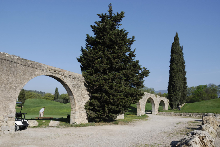 parfumerie J. Méro, puis école d'agriculture dite ferme école de la Paoute, puis hospice, puis centre équestre, actuellement golf de Saint-Donat