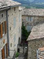 maison, puis gendarmerie, puis maison
