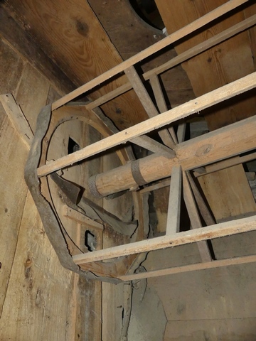 Bâtiment principal. Etage de soubassement, meunerie. Blutoir, extrémité du cylindre.