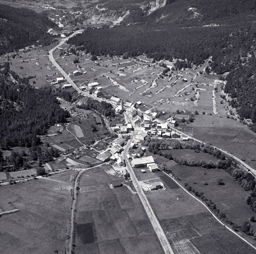 La Vachette. Vue aérienne prise du nord.