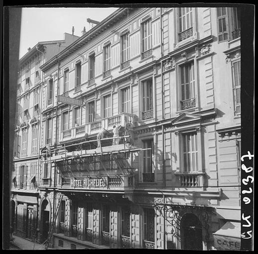immeuble, un temps hôtel de voyageurs sous le nom d'Hôtel Richelieu