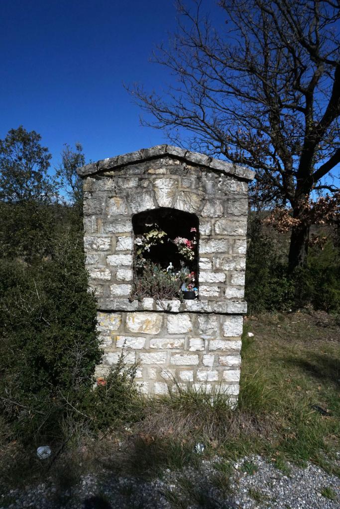 Oratoires et croix monumentales (Ollières)