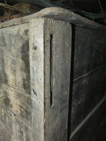 Détail de l'assemblage d'un montant d'angle.