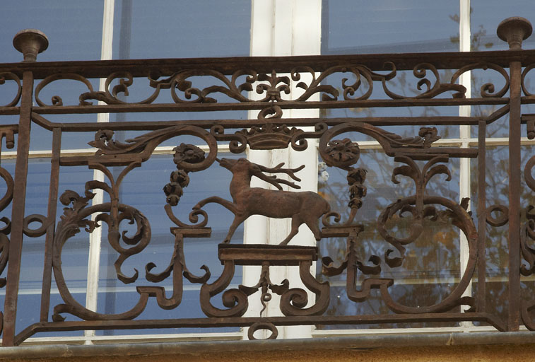 Hôtel de Réauville, puis de La Tour-d'Aigues, puis de Caumont, actuellement conservatoire de musique