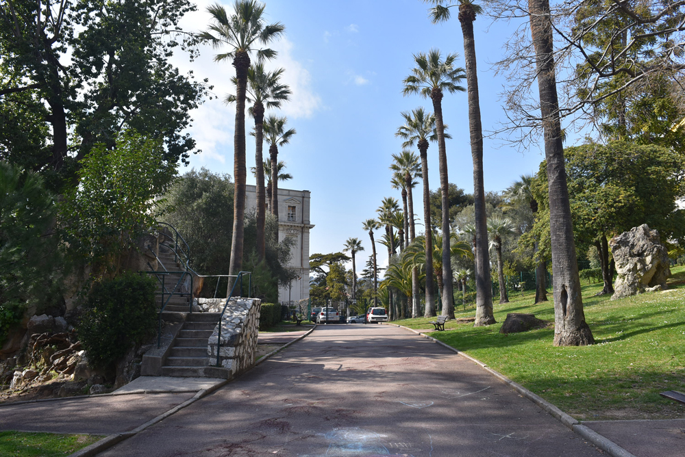 jardin d'agrément de la Villa Il Paradiso, ancienne villa Sicard, aujourd'hui établissement administratif communal