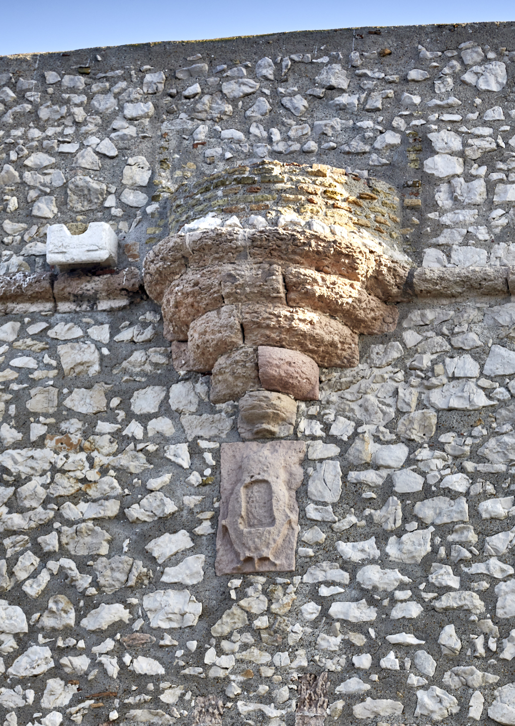 Bastion 13, détail cul de lampe et cartouche blasonné