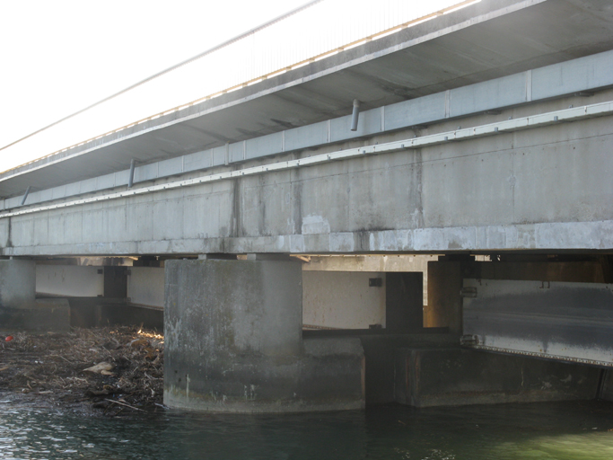 barrage mobile de Caderousse, pont routier