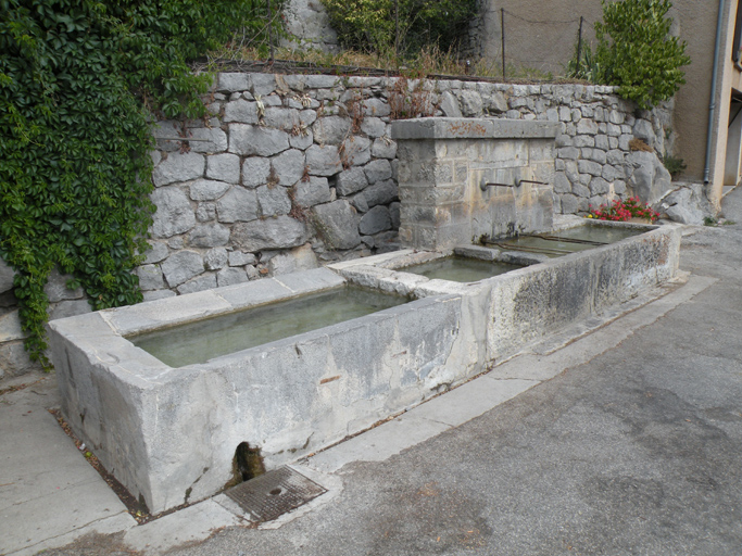 fontaine-lavoir, abreuvoir