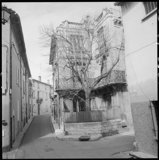 Façade antérieure sur cour.