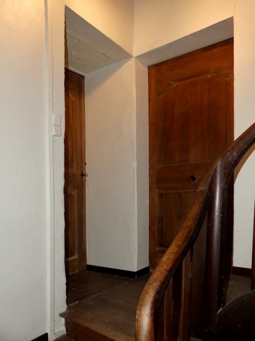 Partie sud. Premier étage, escalier. Palier.