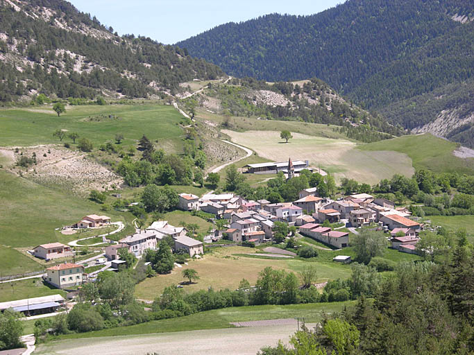 village de Lambruisse