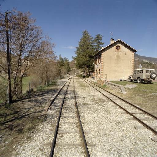 gares des Chemins de fer de Provence