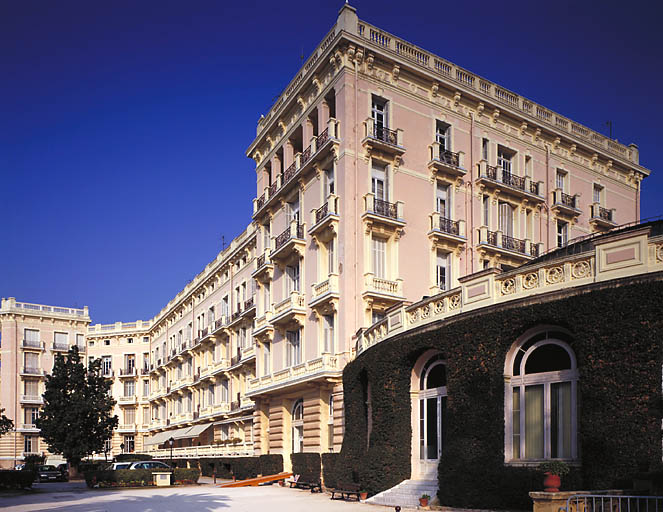 hôtel de voyageurs San Salvadour, actuellement hôpital