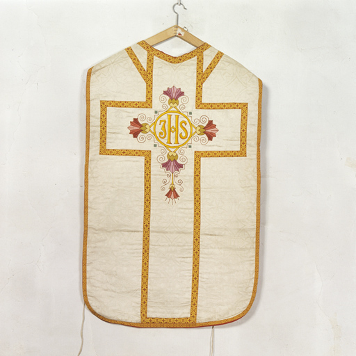ensemble de vêtements liturgiques (N° 6) : chasuble, voile de calice, étole (ornement blanc)