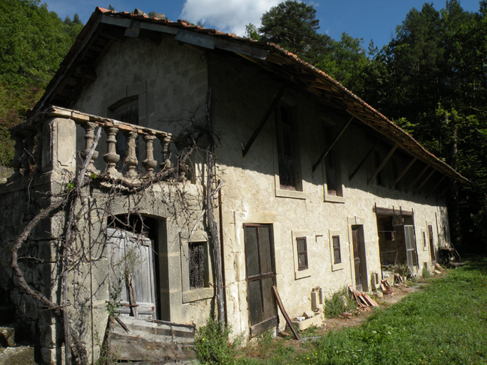 Vue d'ensemble de la ferme-modèle du quartier des Côtes.