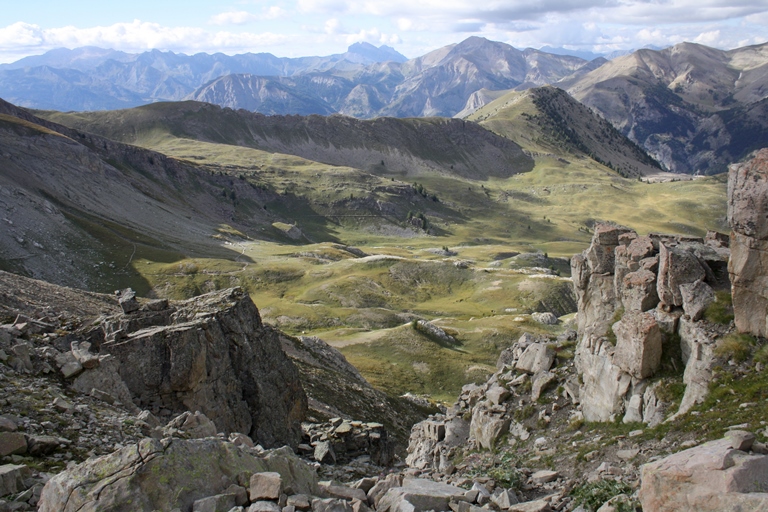 Portion de l'unité pastorale du lac d'Allos, depuis le col de l'Encombrette (Allos).