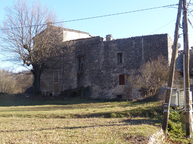 Ilot sud. Elévations nord, ancienne ferme à droite (1841 E4 287) ; maison à gauche (1841 E4 286).
